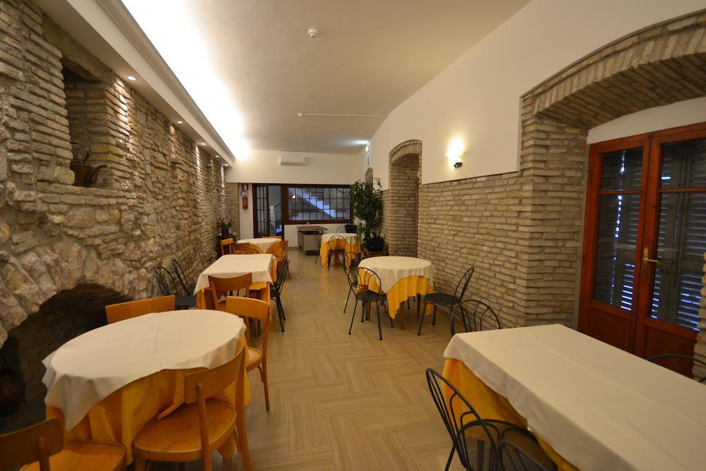 Hotel Il Castello Assisi Exterior photo